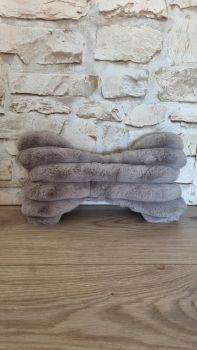 Wellnessknochen aus Luxuscord hellbeige/schlamm - ca. 30cm